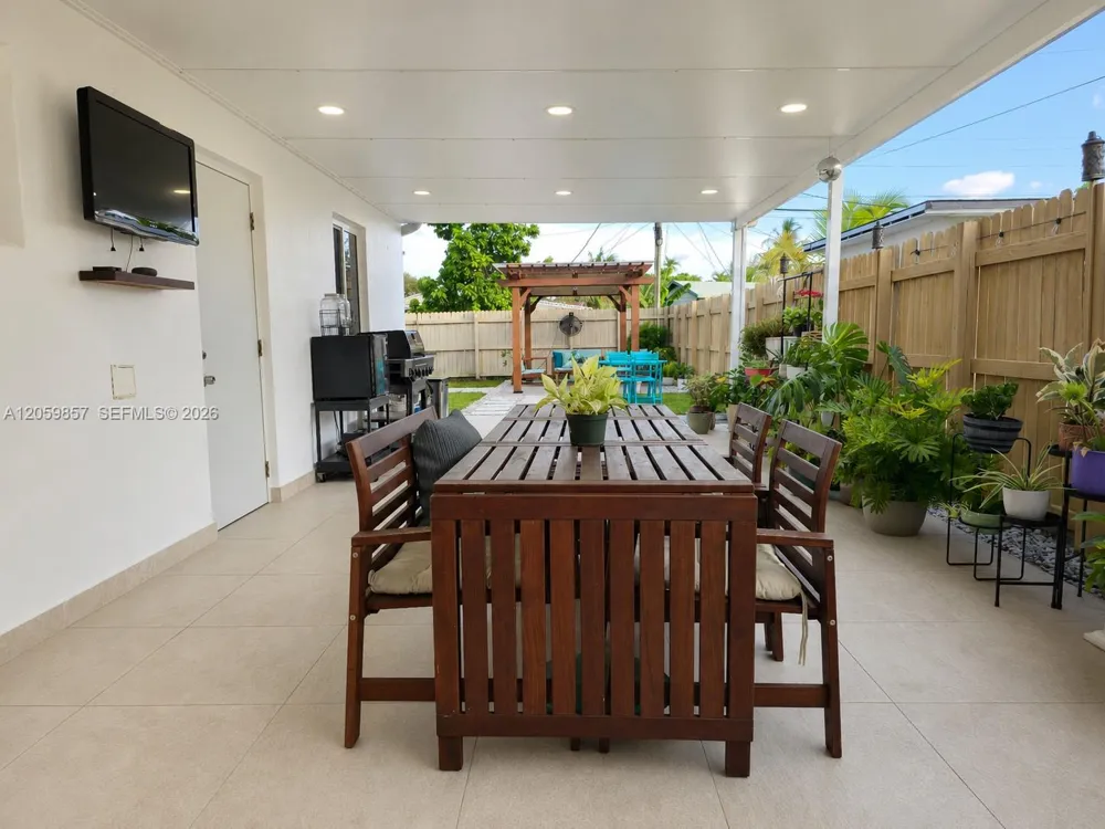 1740 NE 181st St North Miami Beach, FL 33162