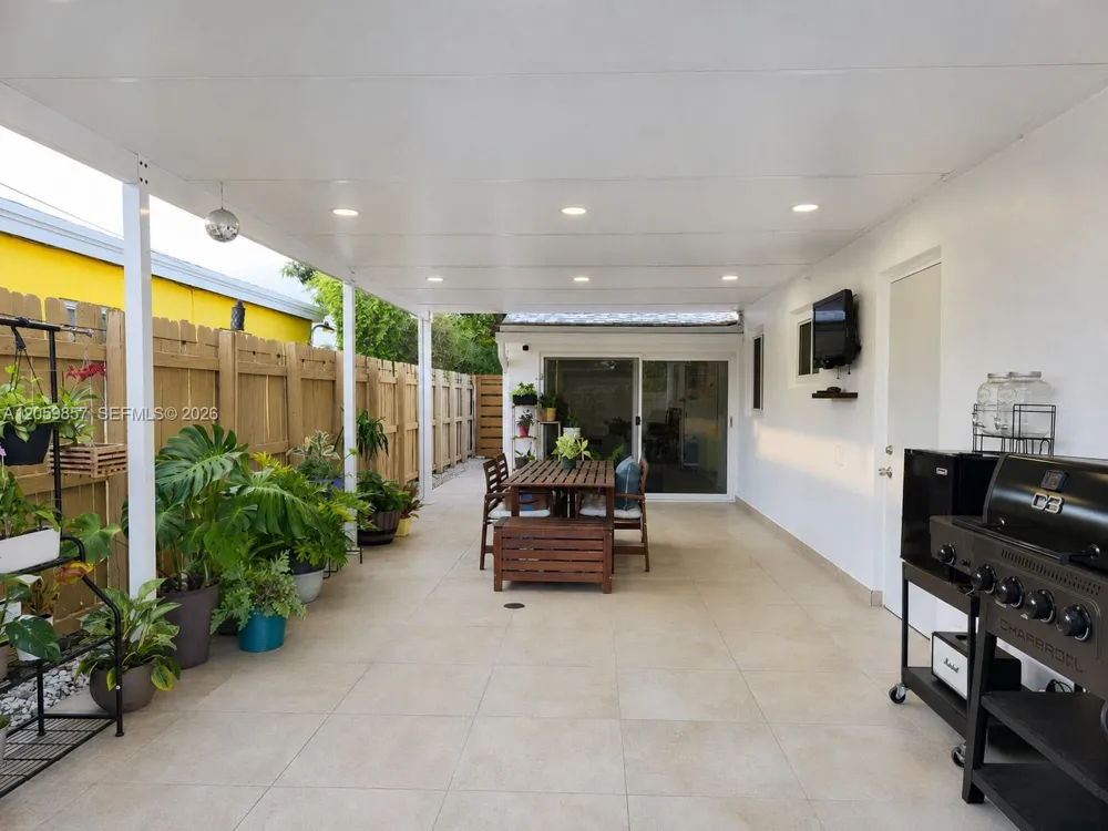 1740 NE 181st St North Miami Beach, FL 33162