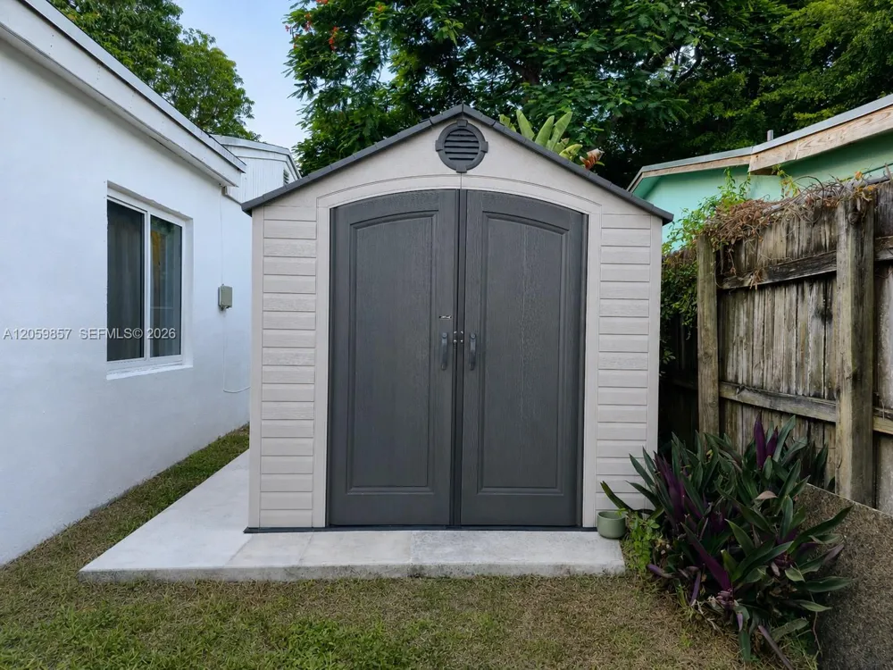 1740 NE 181st St North Miami Beach, FL 33162
