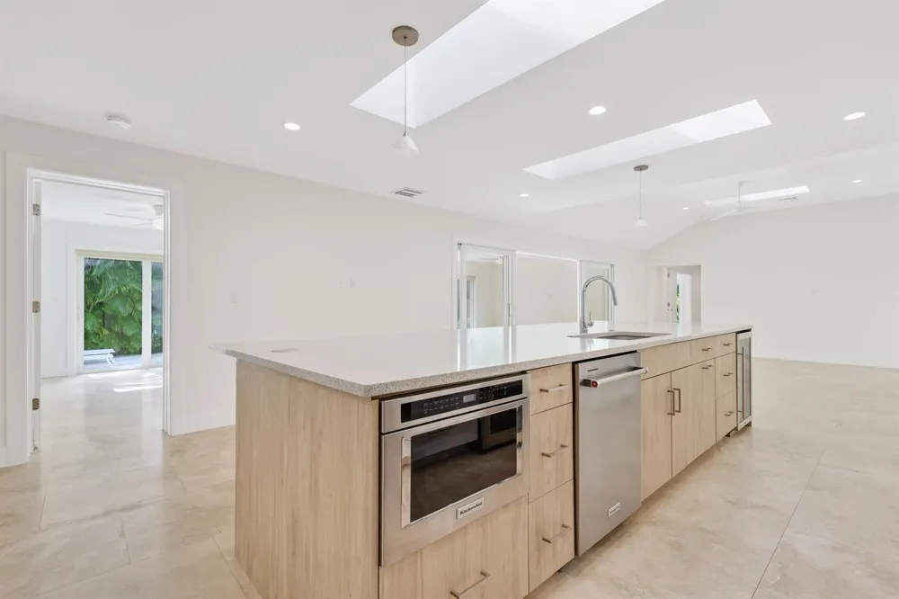 1386 S Atlantic Drive Lantana, FL 33462
