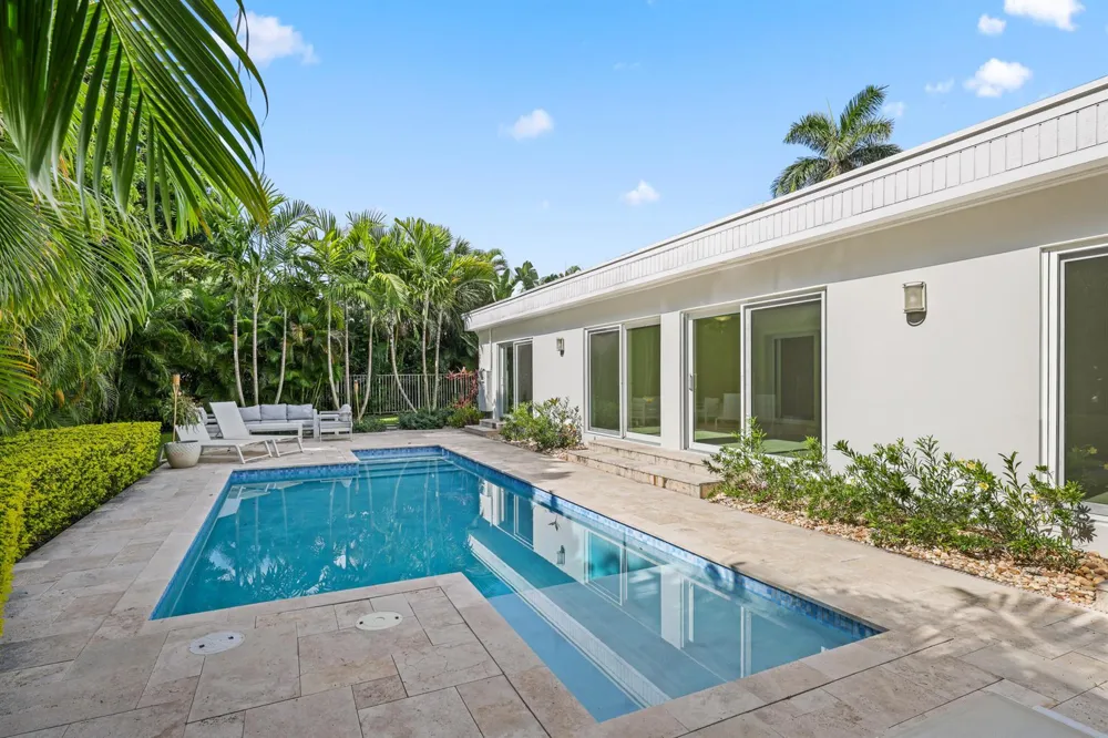 1386 S Atlantic Drive Lantana, FL 33462