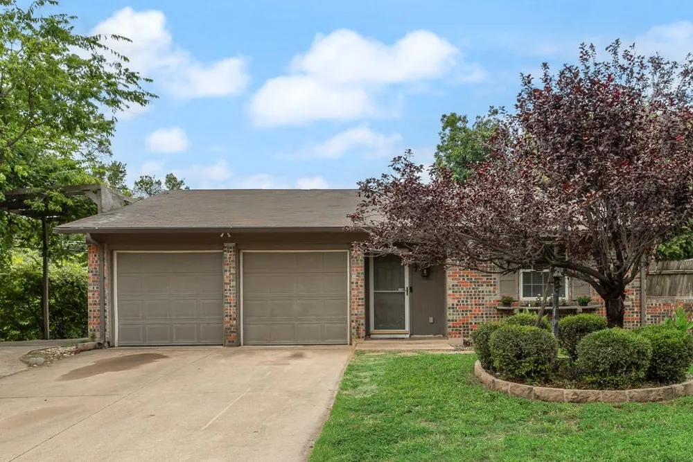 117 Myrtle Court Hurst, TX 76053