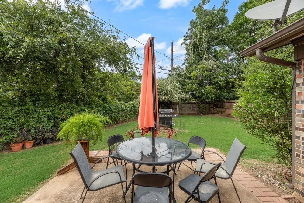 117 Myrtle Court Hurst, TX 76053