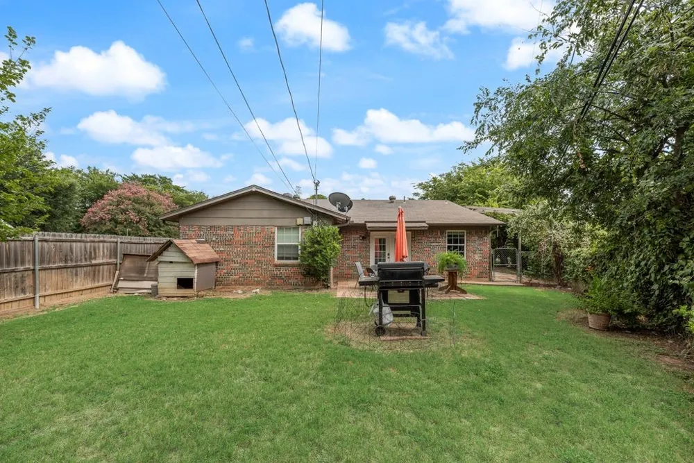 117 Myrtle Court Hurst, TX 76053