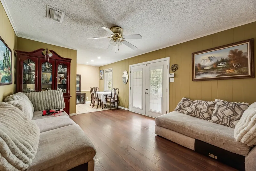 117 Myrtle Court Hurst, TX 76053