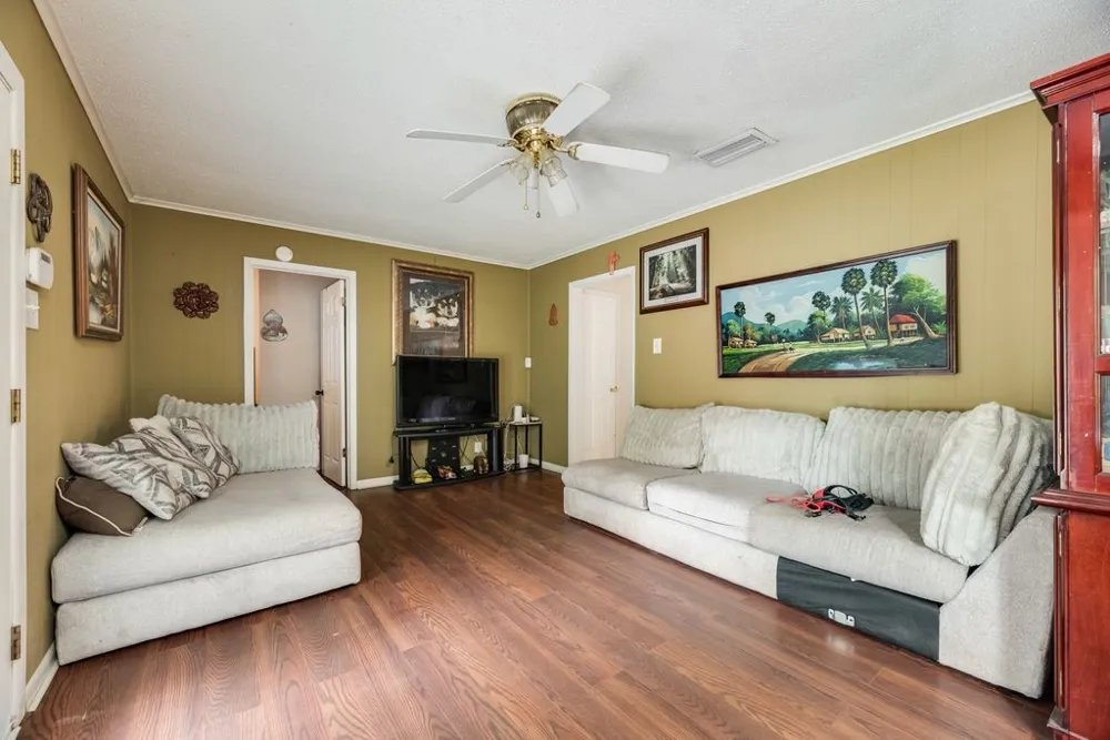 117 Myrtle Court Hurst, TX 76053