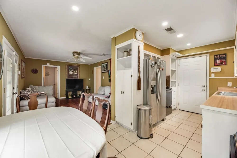 117 Myrtle Court Hurst, TX 76053