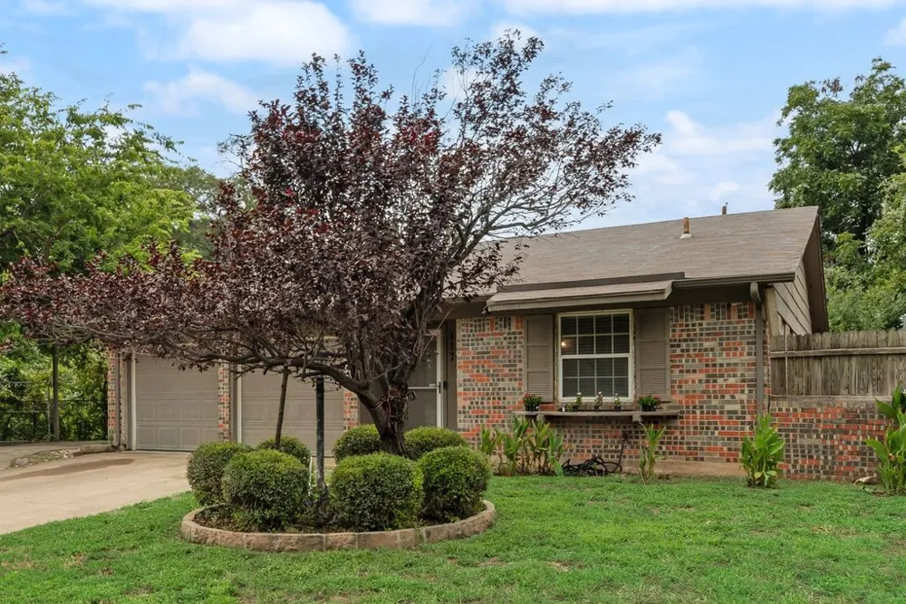 117 Myrtle Court Hurst, TX 76053