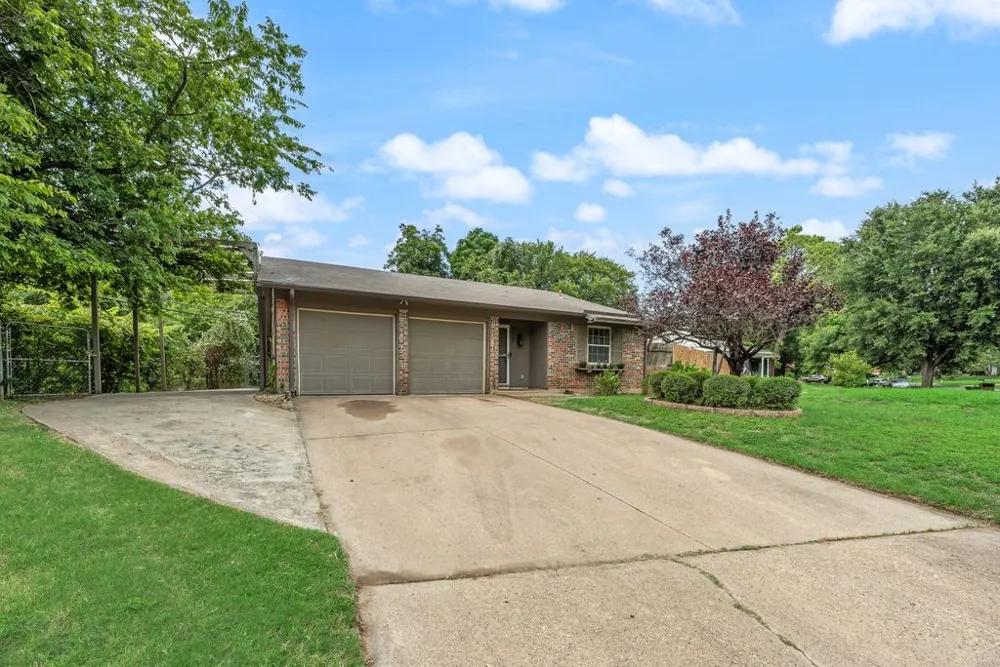117 Myrtle Court Hurst, TX 76053