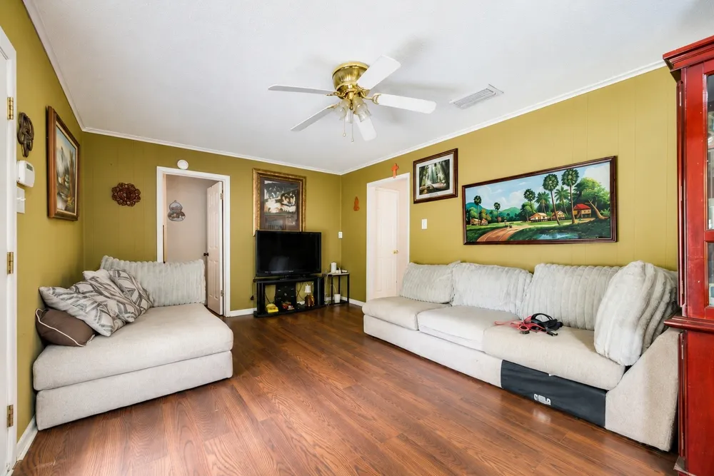 117 Myrtle Court Hurst, TX 76053