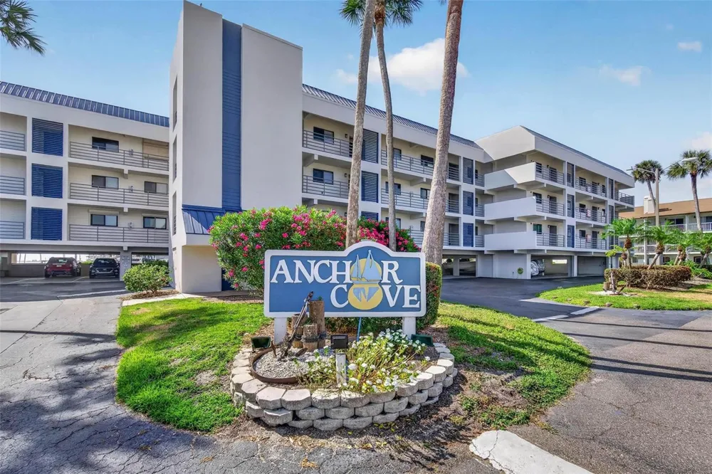 363 PINELLAS BAYWAY S #42 St Petersburg, FL 33715
