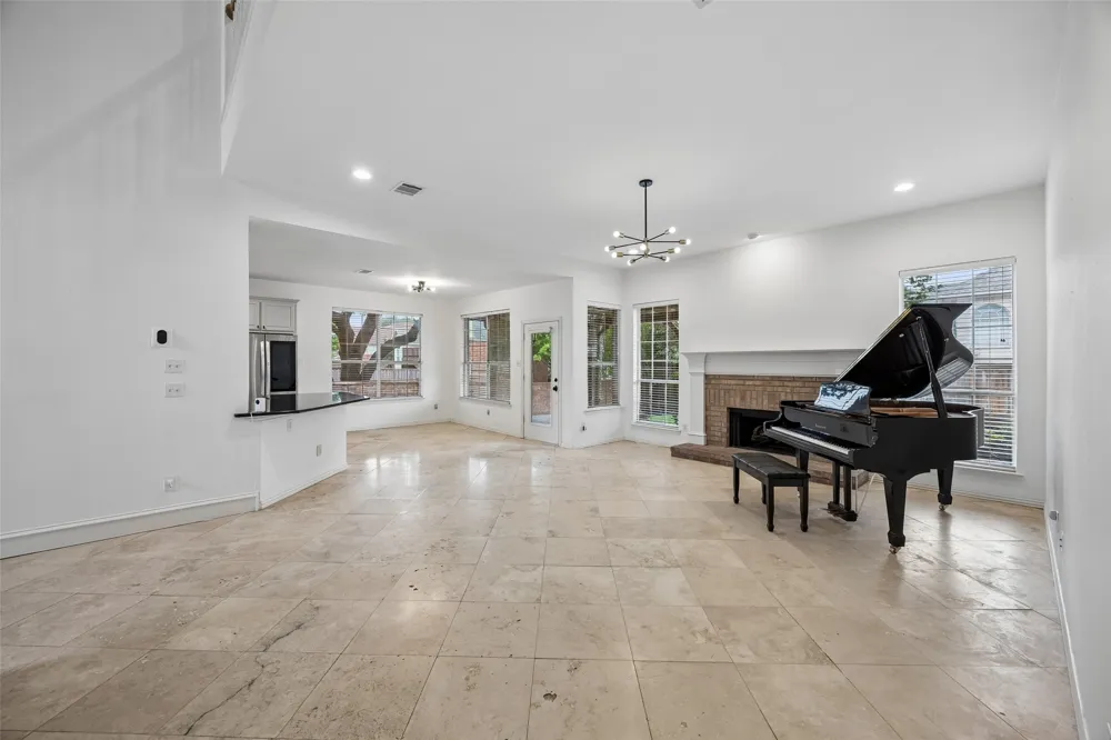 2701 Oates Drive Plano, TX 75093