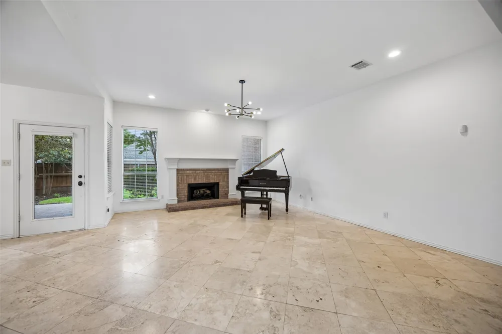 2701 Oates Drive Plano, TX 75093