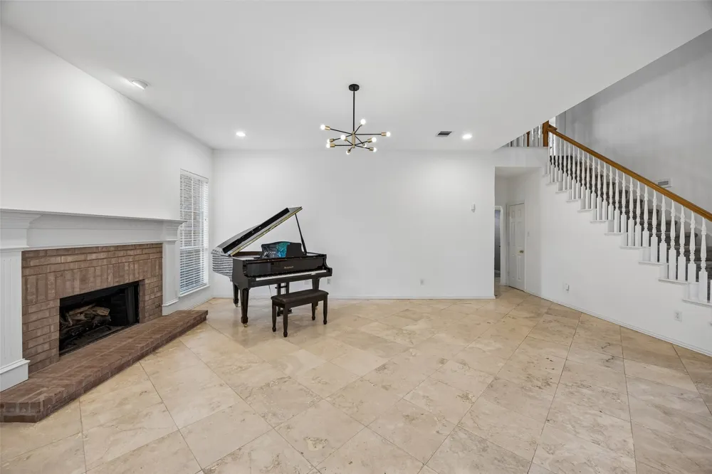 2701 Oates Drive Plano, TX 75093