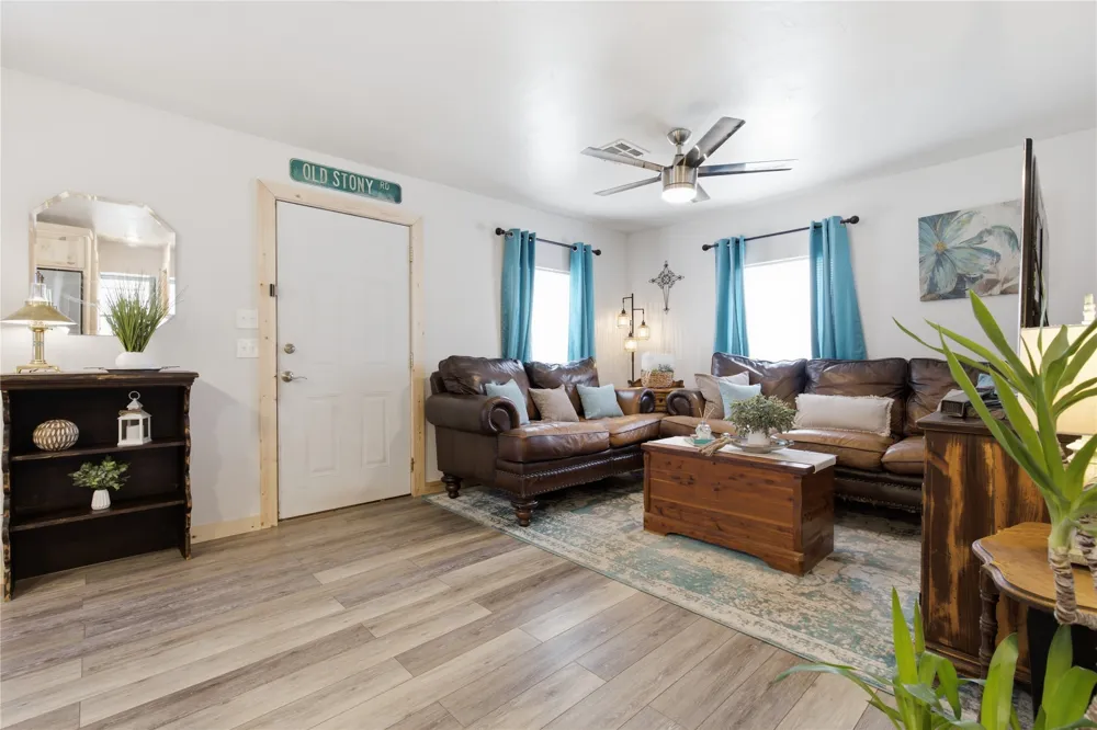 427 E Tulsa Sulphur, OK 73086