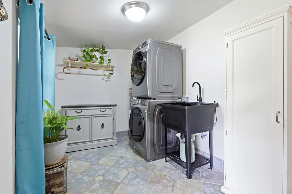 427 E Tulsa Sulphur, OK 73086