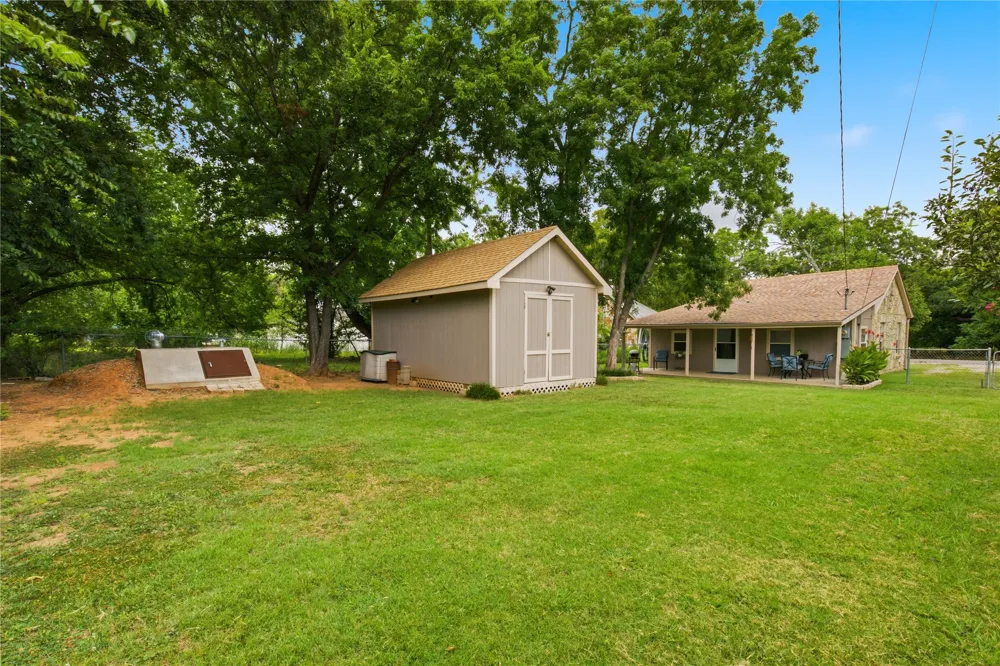 427 E Tulsa Sulphur, OK 73086