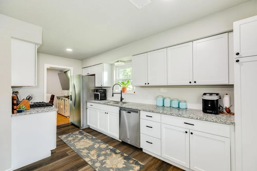 811 Loggins Drive West Columbia, TX 77486