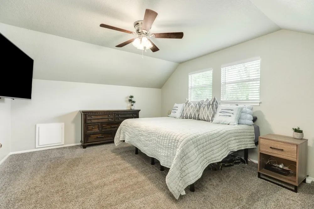 811 Loggins Drive West Columbia, TX 77486