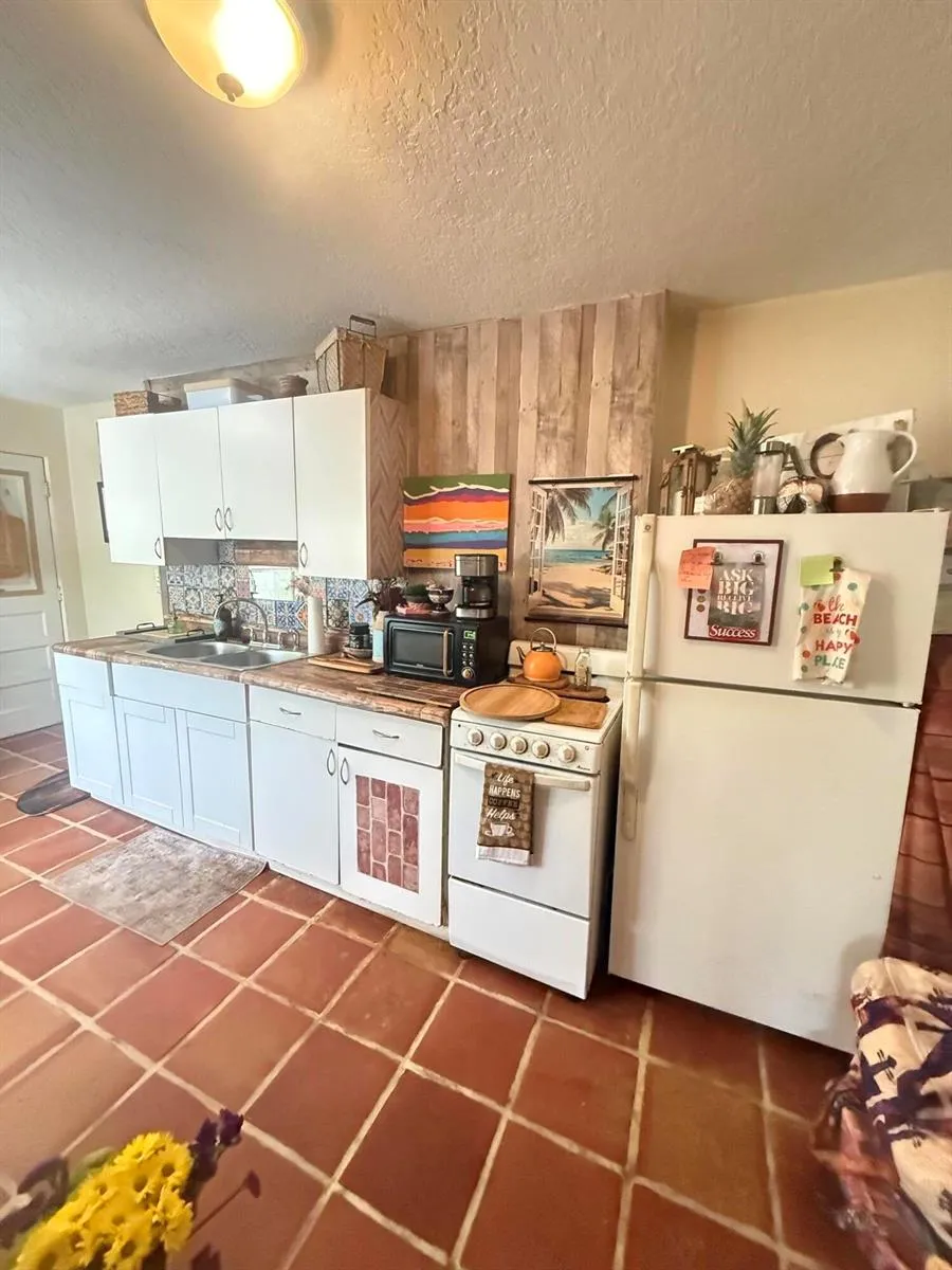 407 W Palm Street Lantana, FL 33462