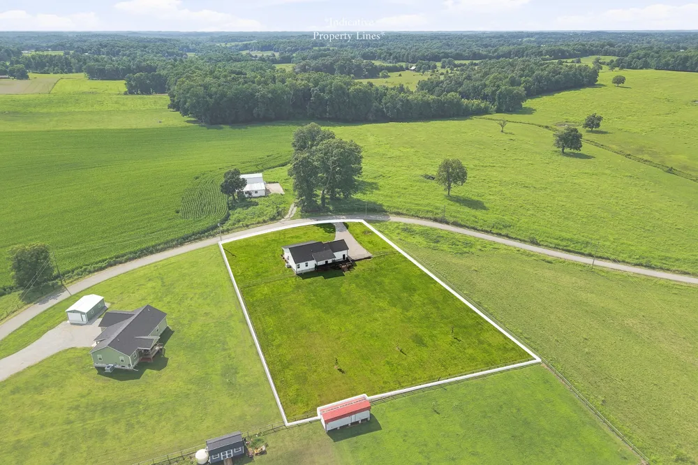 1719 Purvin Lollar Rd Sparta, TN 38583