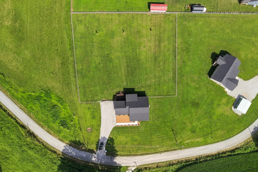 1719 Purvin Lollar Rd Sparta, TN 38583
