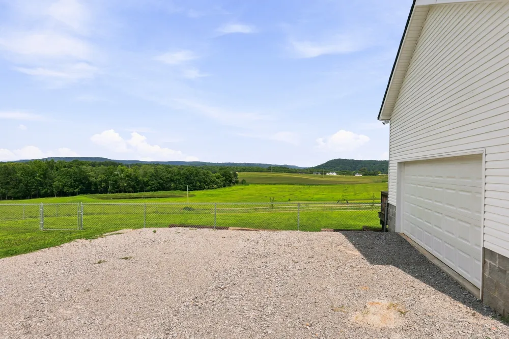 1719 Purvin Lollar Rd Sparta, TN 38583