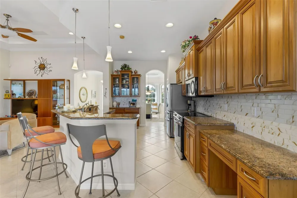 185 SAVONA WAY Nokomis, FL 34275