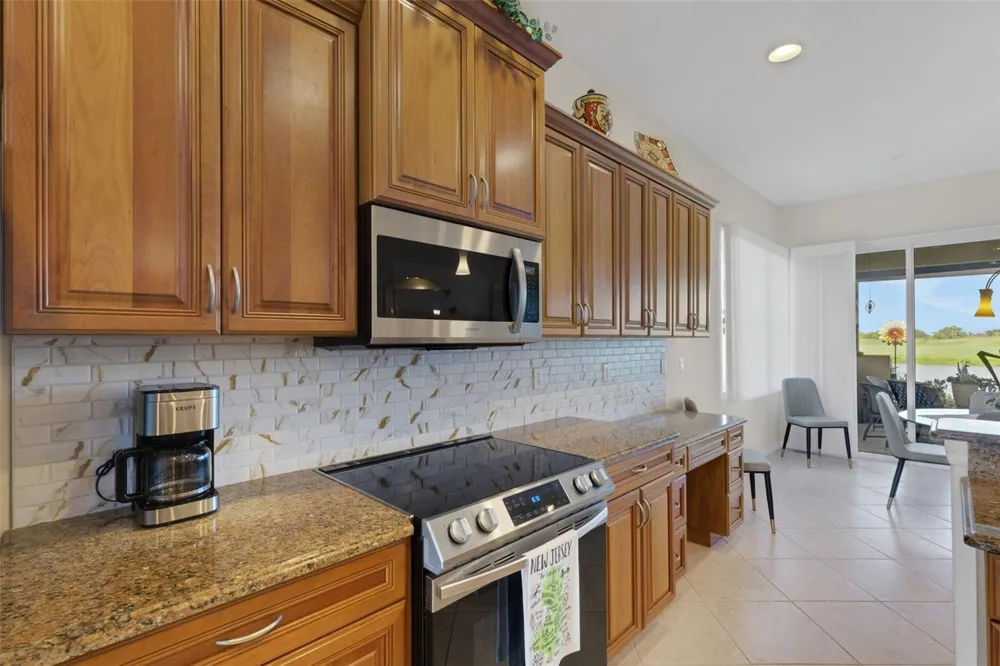185 SAVONA WAY Nokomis, FL 34275