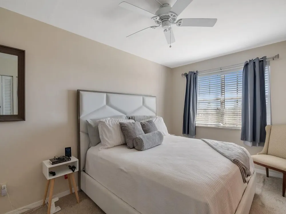 2333 Indian River Boulevard Vero Beach, FL 32960