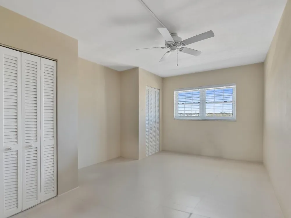 2333 Indian River Boulevard Vero Beach, FL 32960