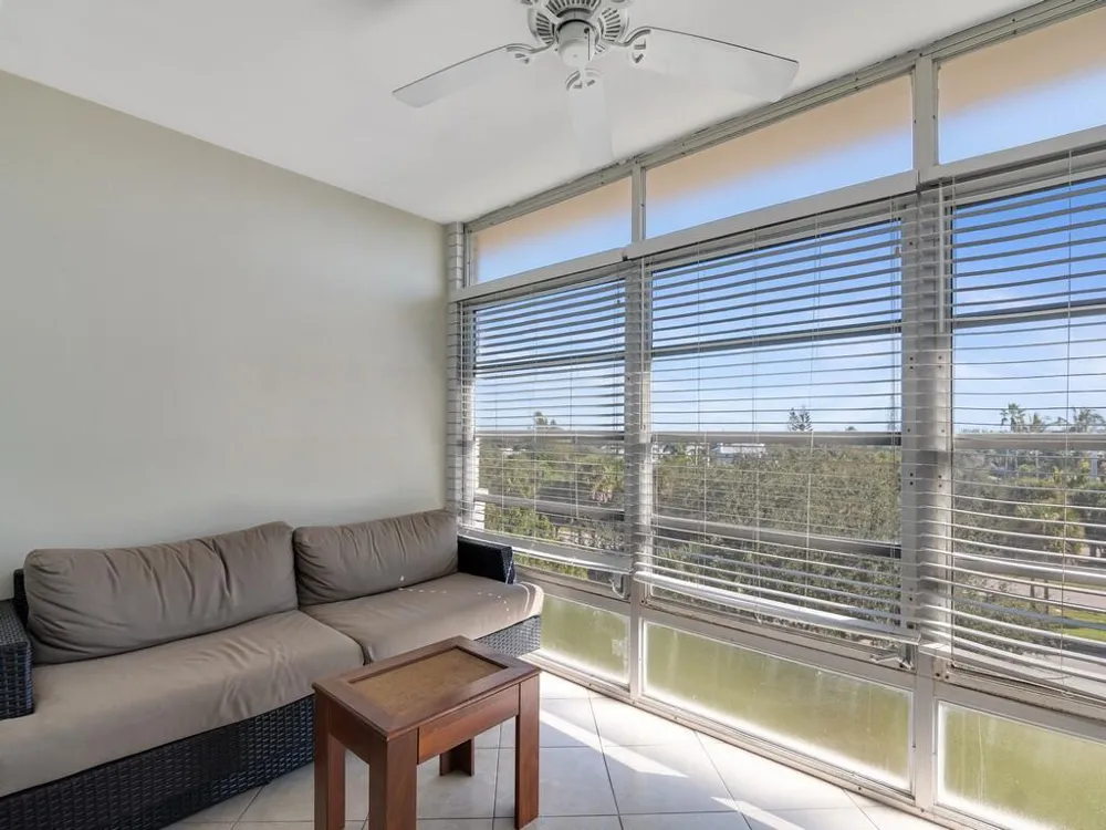 2333 Indian River Boulevard Vero Beach, FL 32960