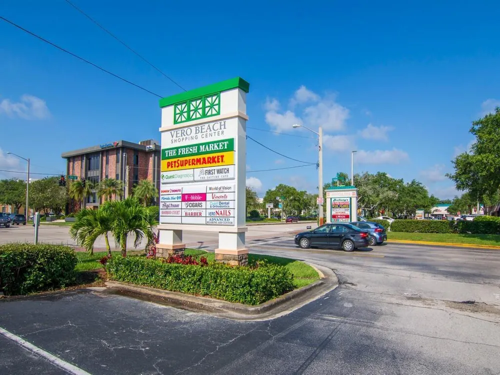 2333 Indian River Boulevard Vero Beach, FL 32960