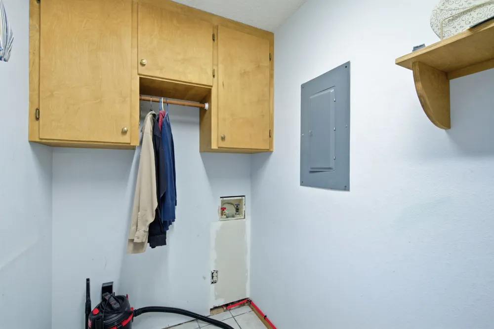 917 E Ross Avenue De Leon, TX 76444