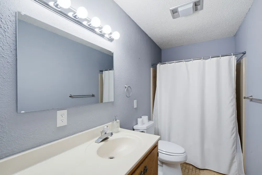 917 E Ross Avenue De Leon, TX 76444