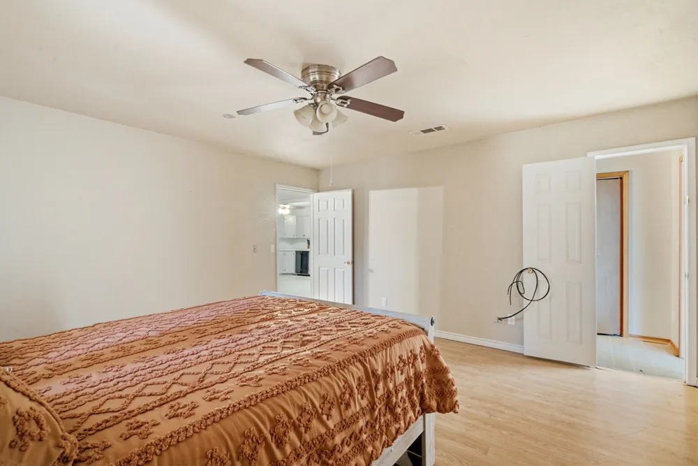 917 E Ross Avenue De Leon, TX 76444