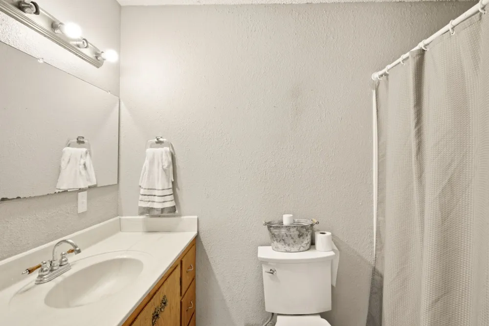 917 E Ross Avenue De Leon, TX 76444