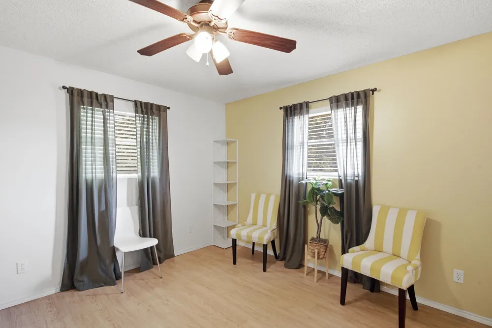 917 E Ross Avenue De Leon, TX 76444