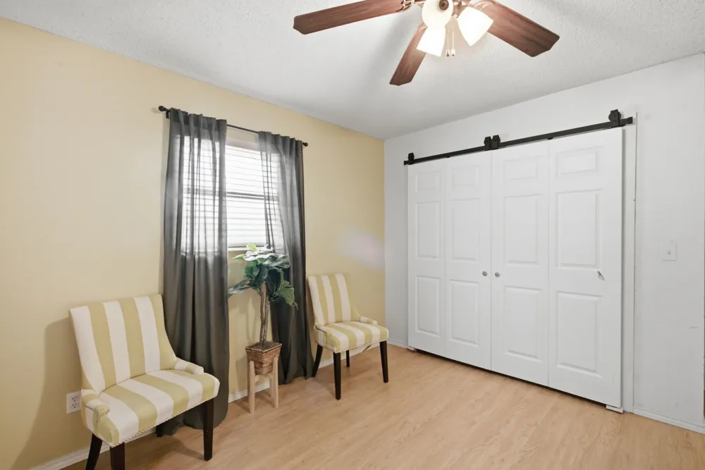 917 E Ross Avenue De Leon, TX 76444