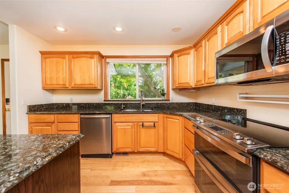 81 Eastgate Place Sequim, WA 98382