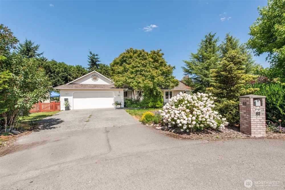 81 Eastgate Place Sequim, WA 98382