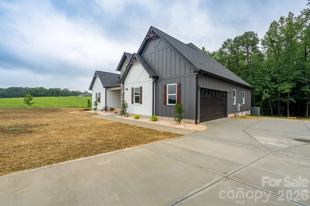 1007 Harrogate Drive Bessemer City, NC 28016