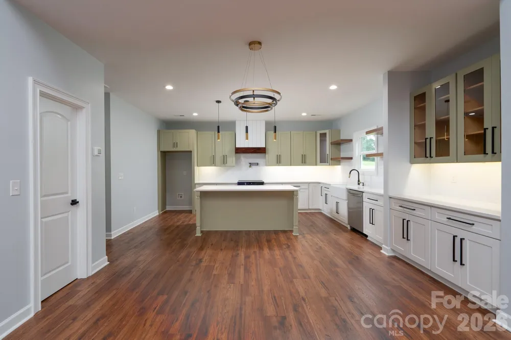 1007 Harrogate Drive Bessemer City, NC 28016