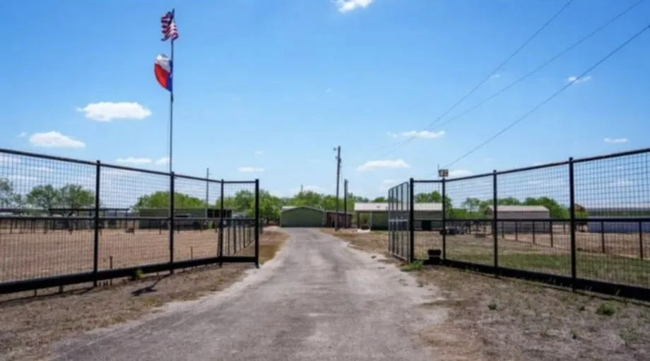 200 W CR 418 Premont, TX 78375