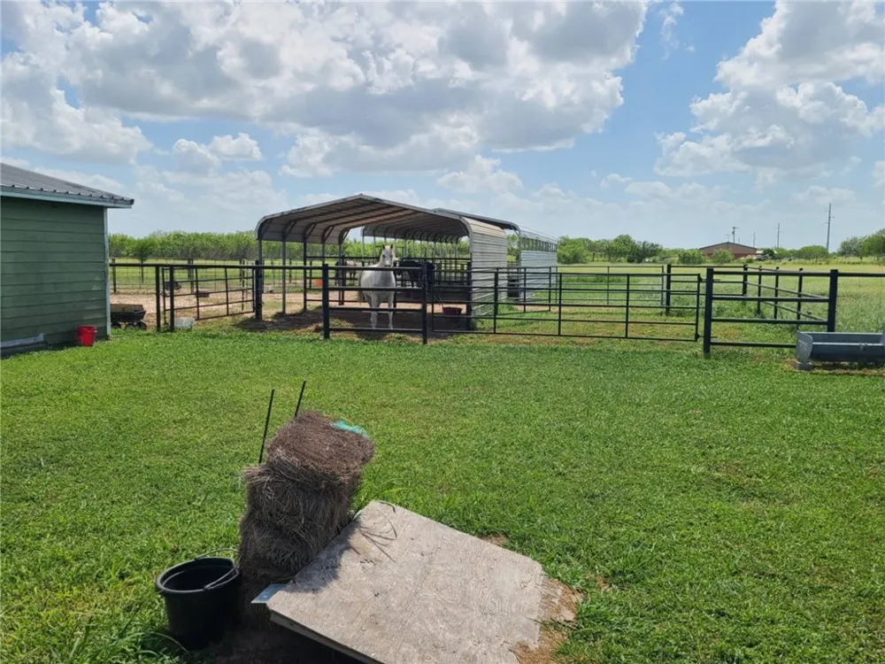 200 W CR 418 Premont, TX 78375