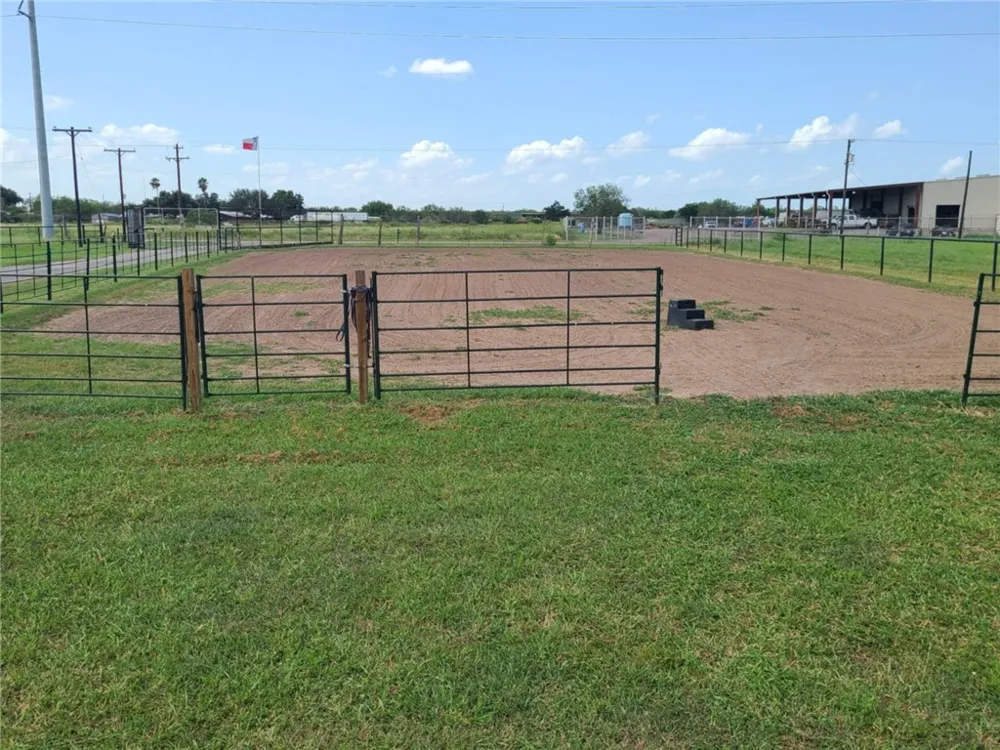 200 W CR 418 Premont, TX 78375