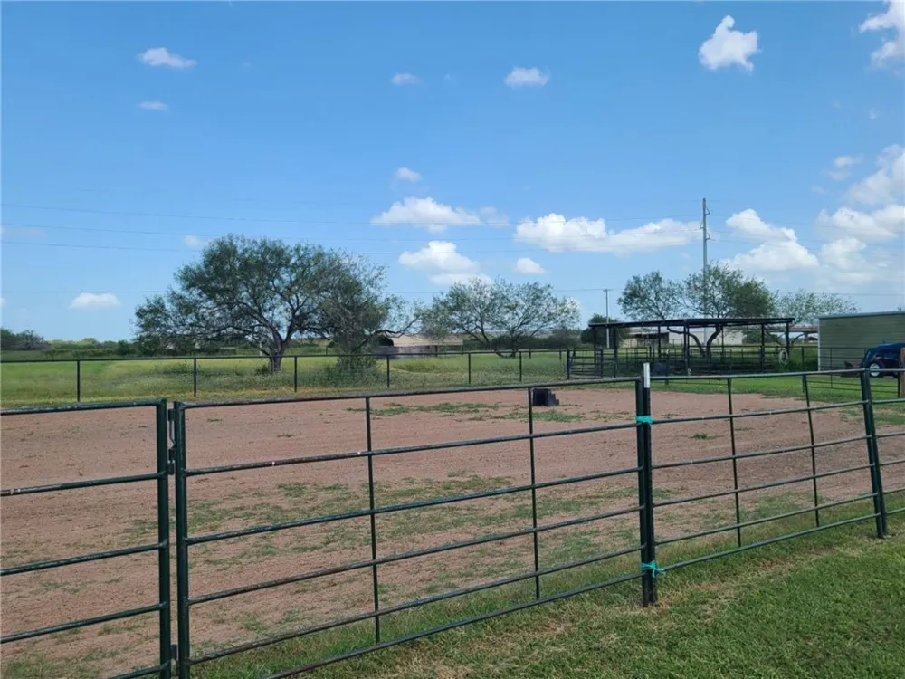 200 W CR 418 Premont, TX 78375