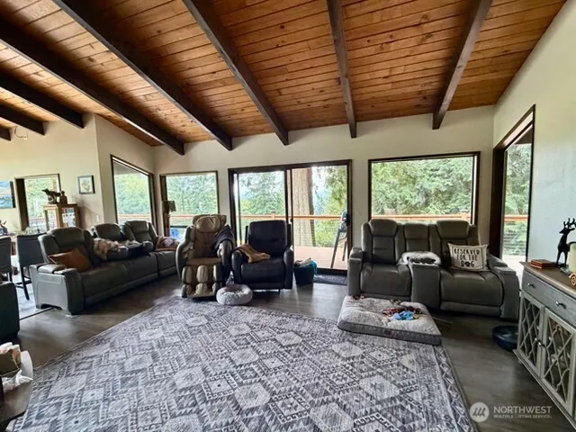 862 Lone Oak Road Longview, WA 98632