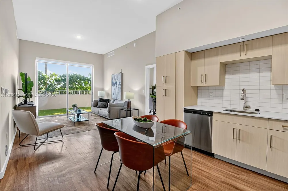 1110 NW 1st ST #313 Miami, FL 33128
