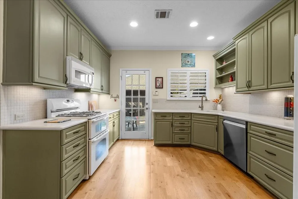 2242 Gemini Street Houston, TX 77058
